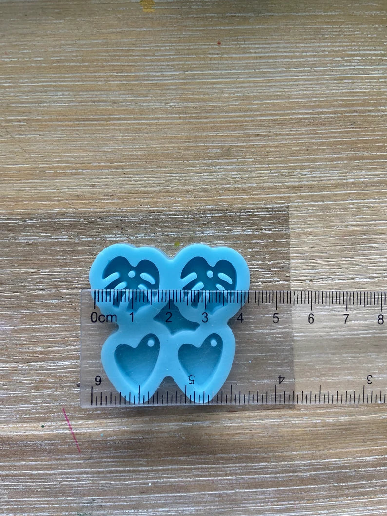 Mini Stud Earrings Leaf & Heart
