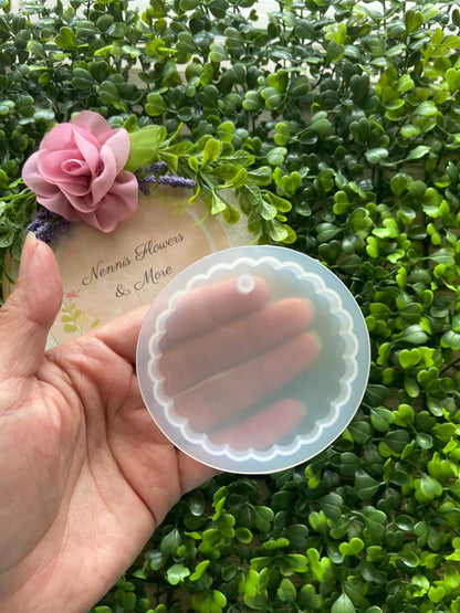Wavy Edge Circle Mold