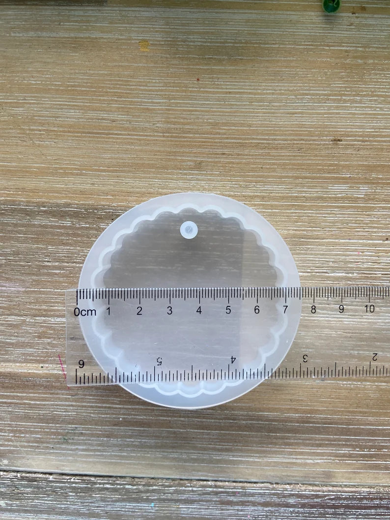 Wavy Edge Circle Mold